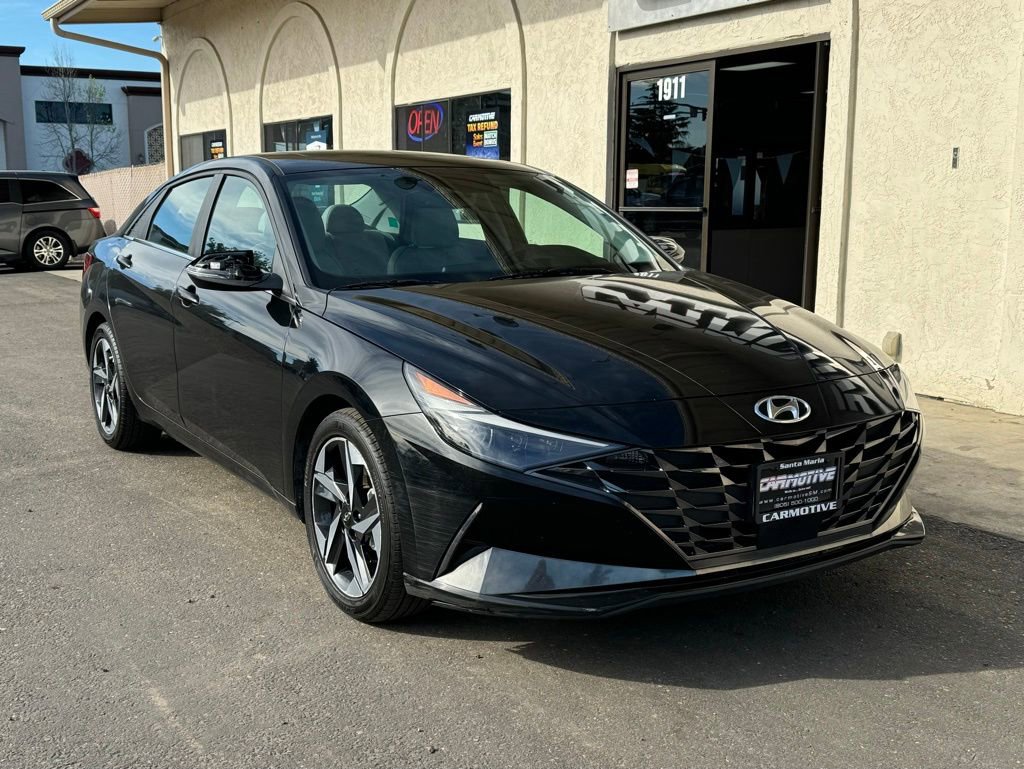 Used 2023 Hyundai Elantra Limited image 1