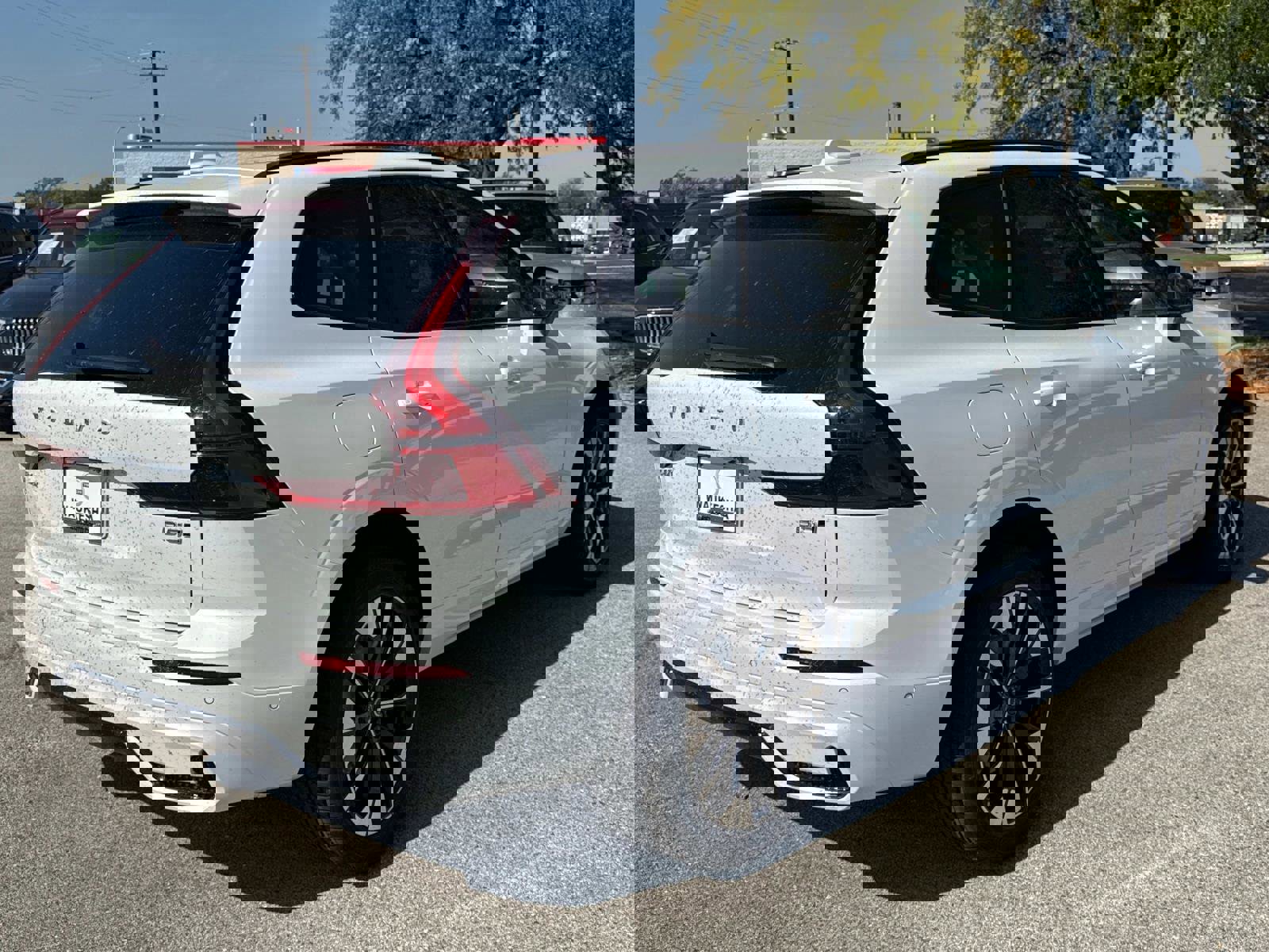 New 2026 Volvo XC60 B5 Plus w/ Climate Package image 5