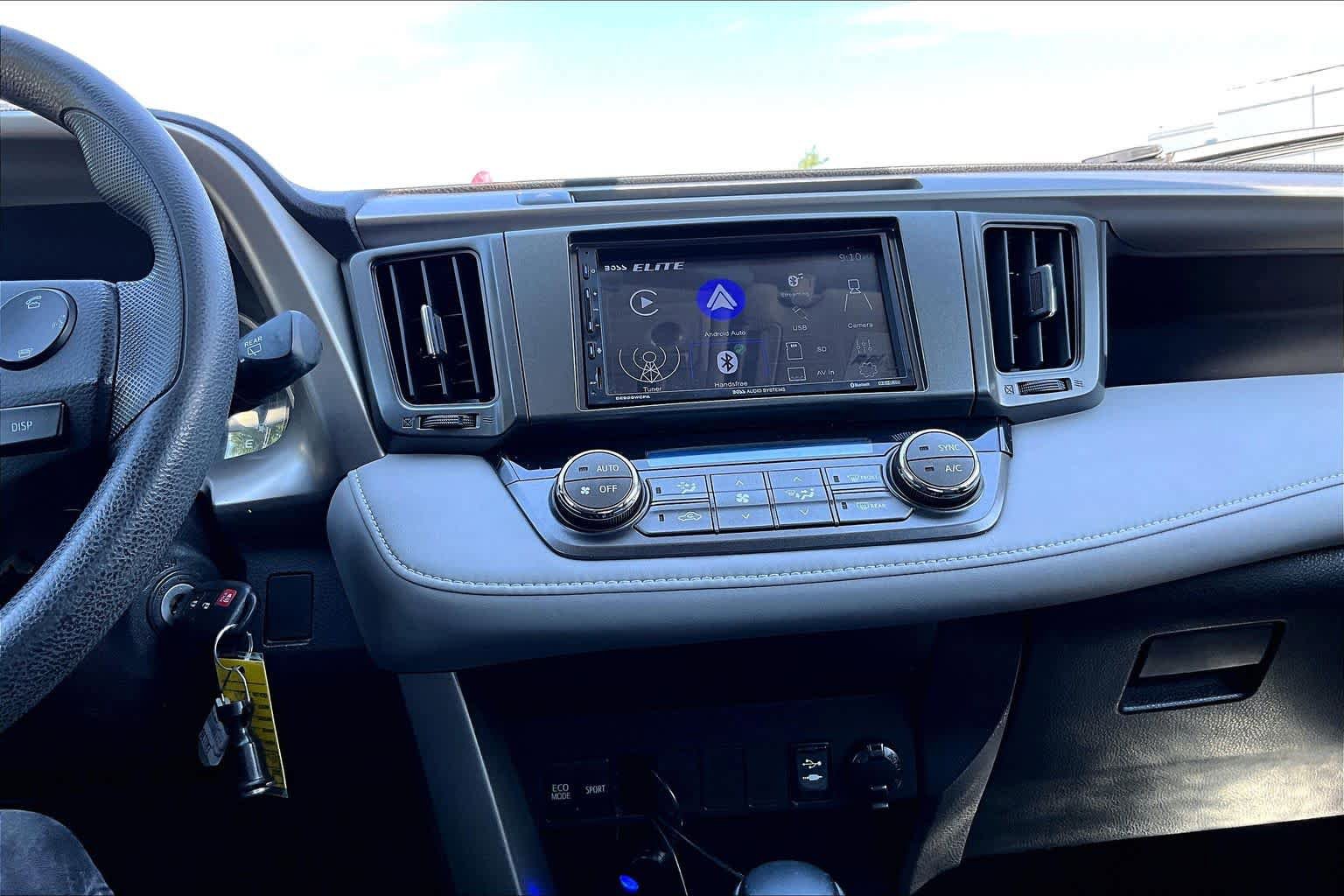 Used 2014 Toyota RAV4 XLE FWD image 36