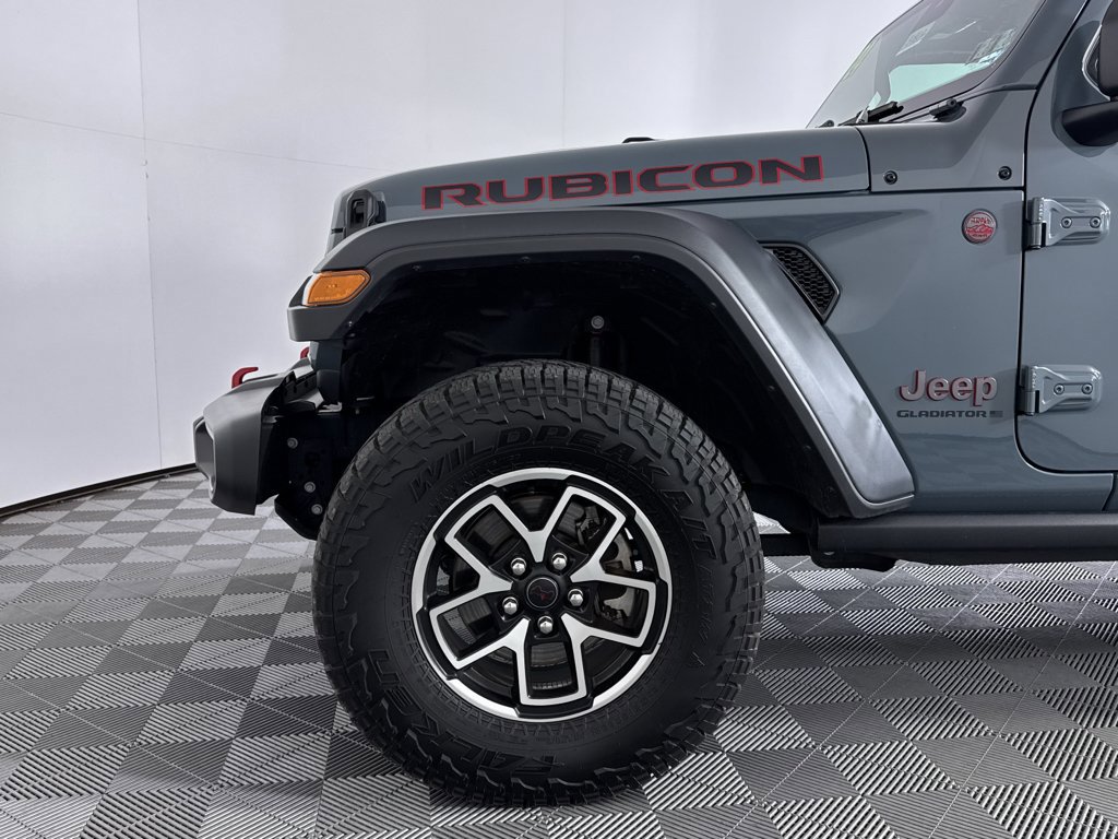 Used 2024 Jeep Gladiator Rubicon w/ Technology Group AWD/4WD image 21