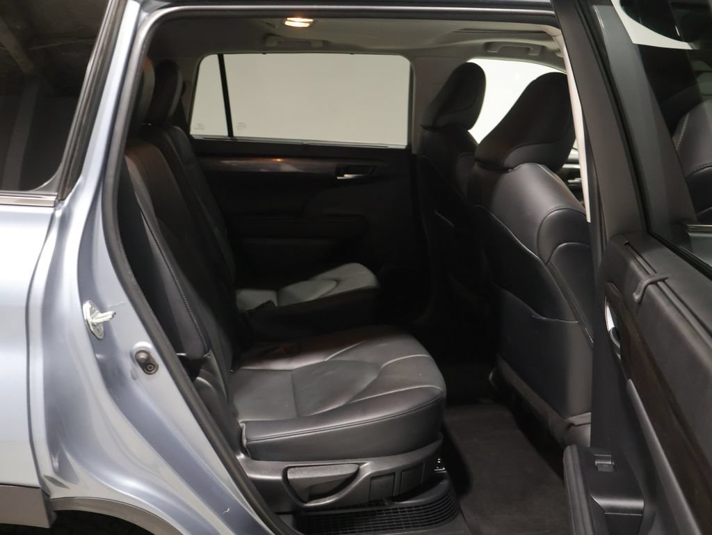 Used 2023 Toyota Highlander Limited AWD/4WD image 21