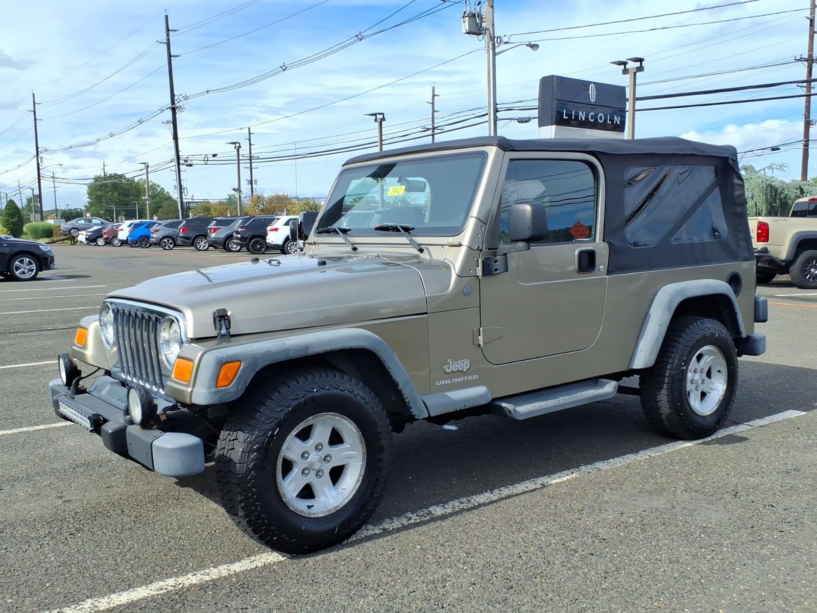 Used 2004 Jeep Wrangler 4WD image 3