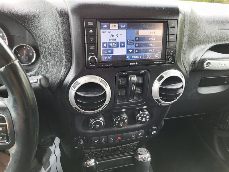 Used 2014 Jeep Wrangler Unlimited Sahara w/ Dual Top Group AWD/4WD image 18