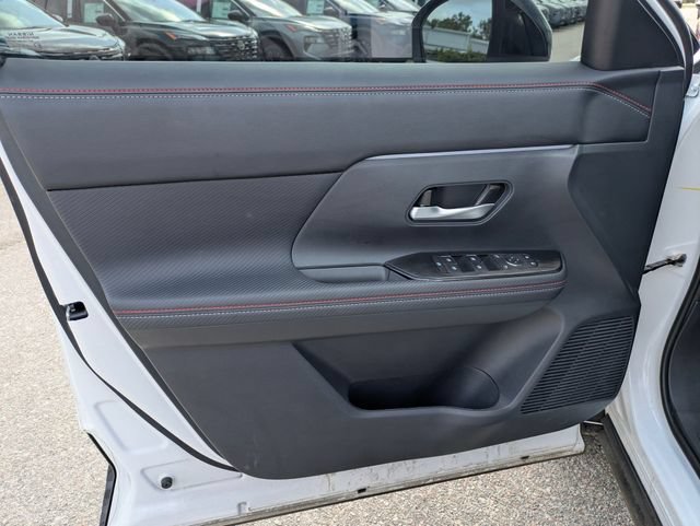 Used 2026 Nissan Kicks SR FWD image 11