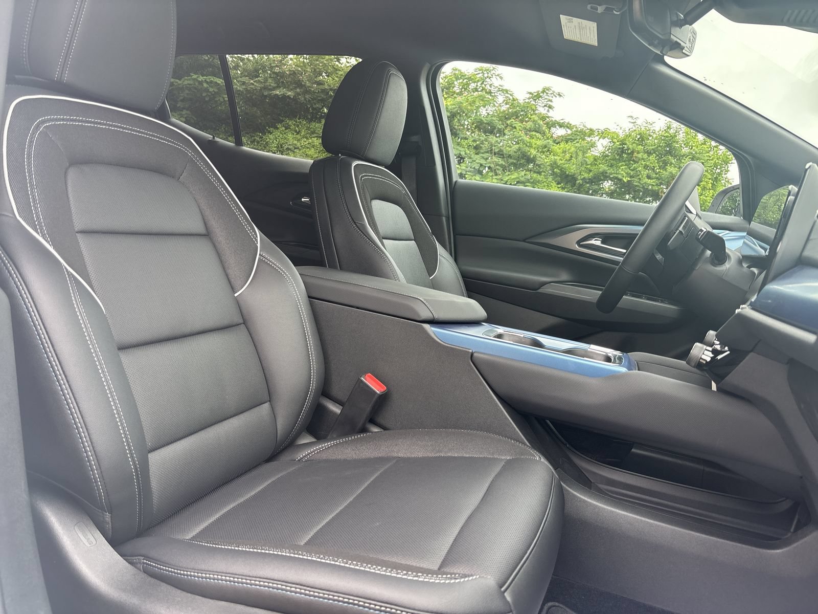 Used 2026 Chevrolet Equinox EV LT AWD/4WD image 26