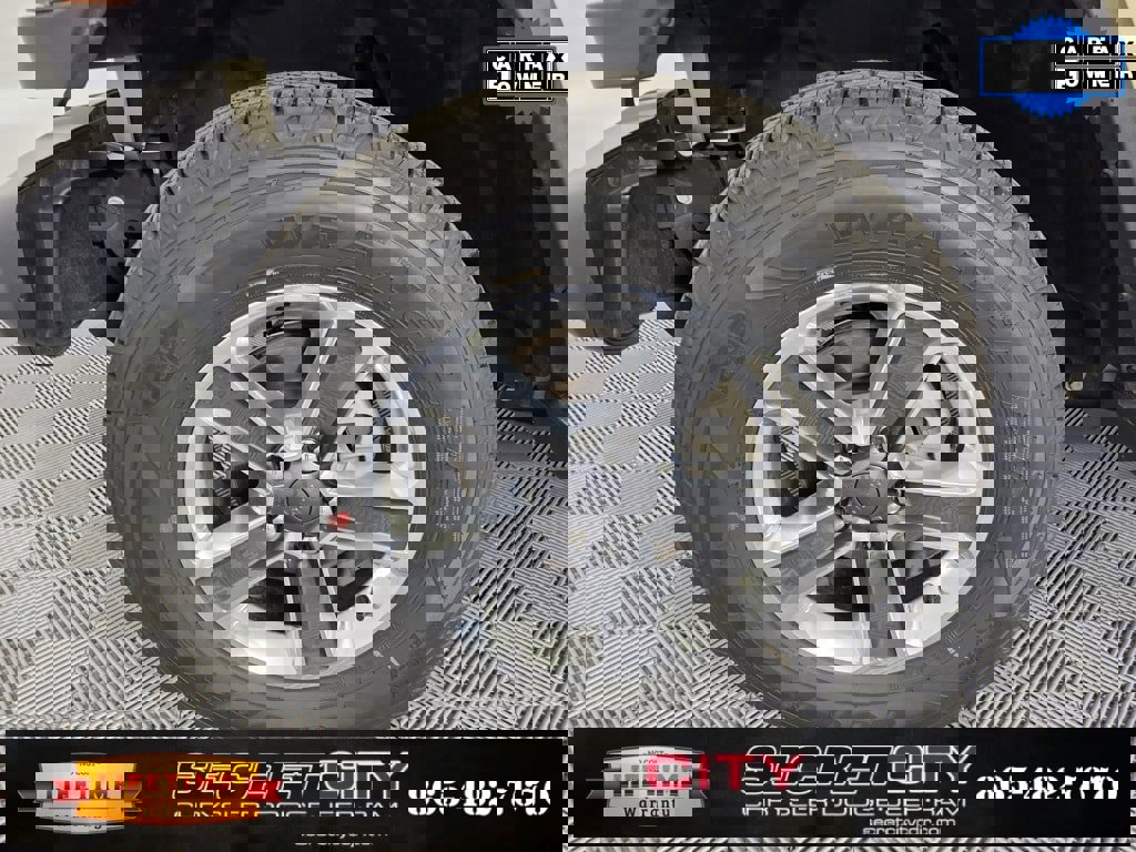 Used 2022 Jeep Wrangler Unlimited Sahara w/ LED Lighting Group image 9