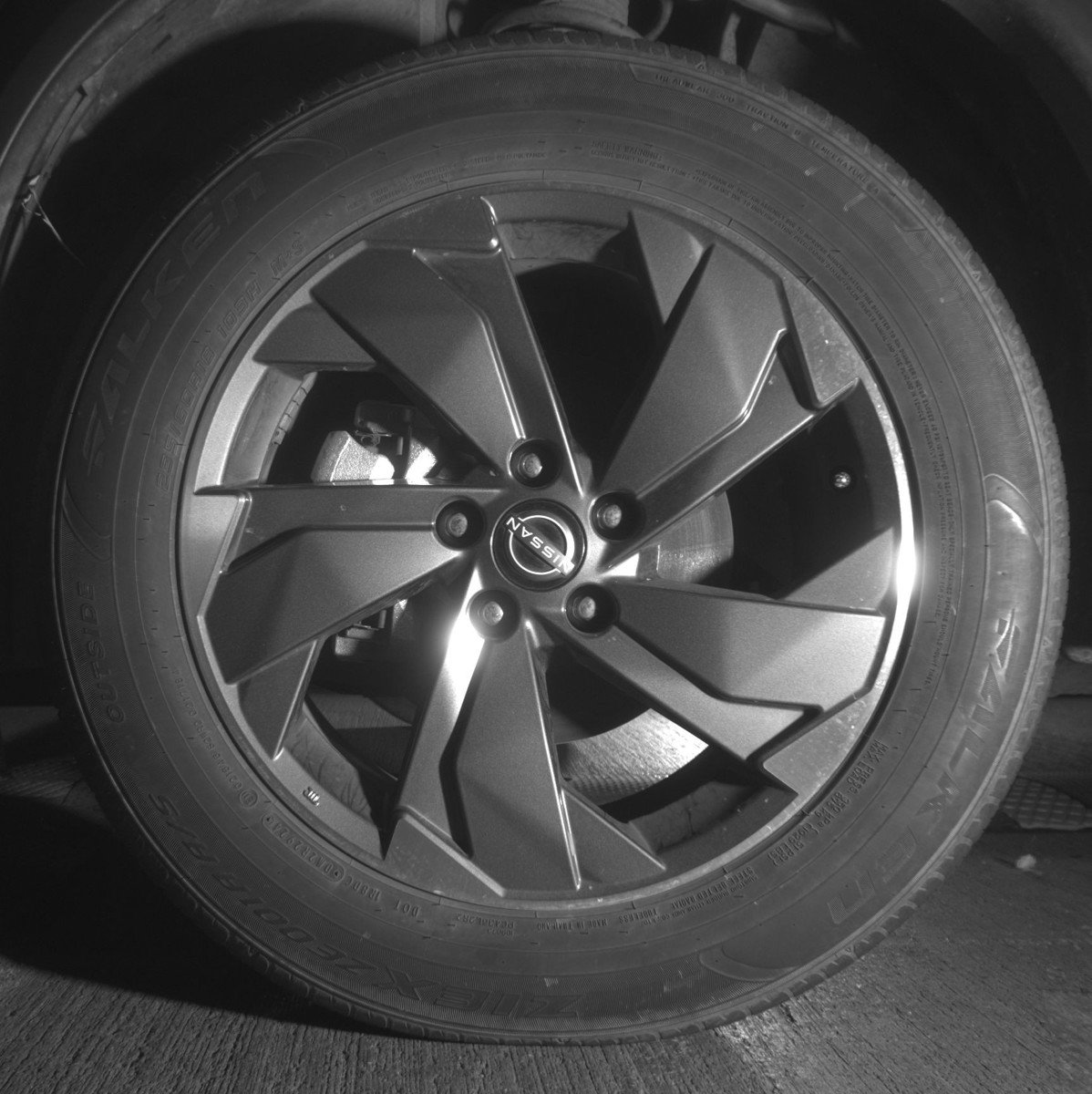 Used 2025 Nissan Rogue SV image 12