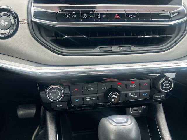 Used 2022 Jeep Compass Limited image 23