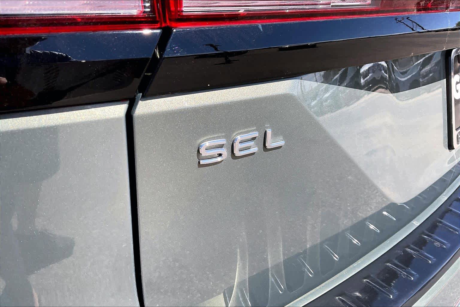 Used 2024 Volkswagen Atlas Peak Edition SEL AWD/4WD image 31