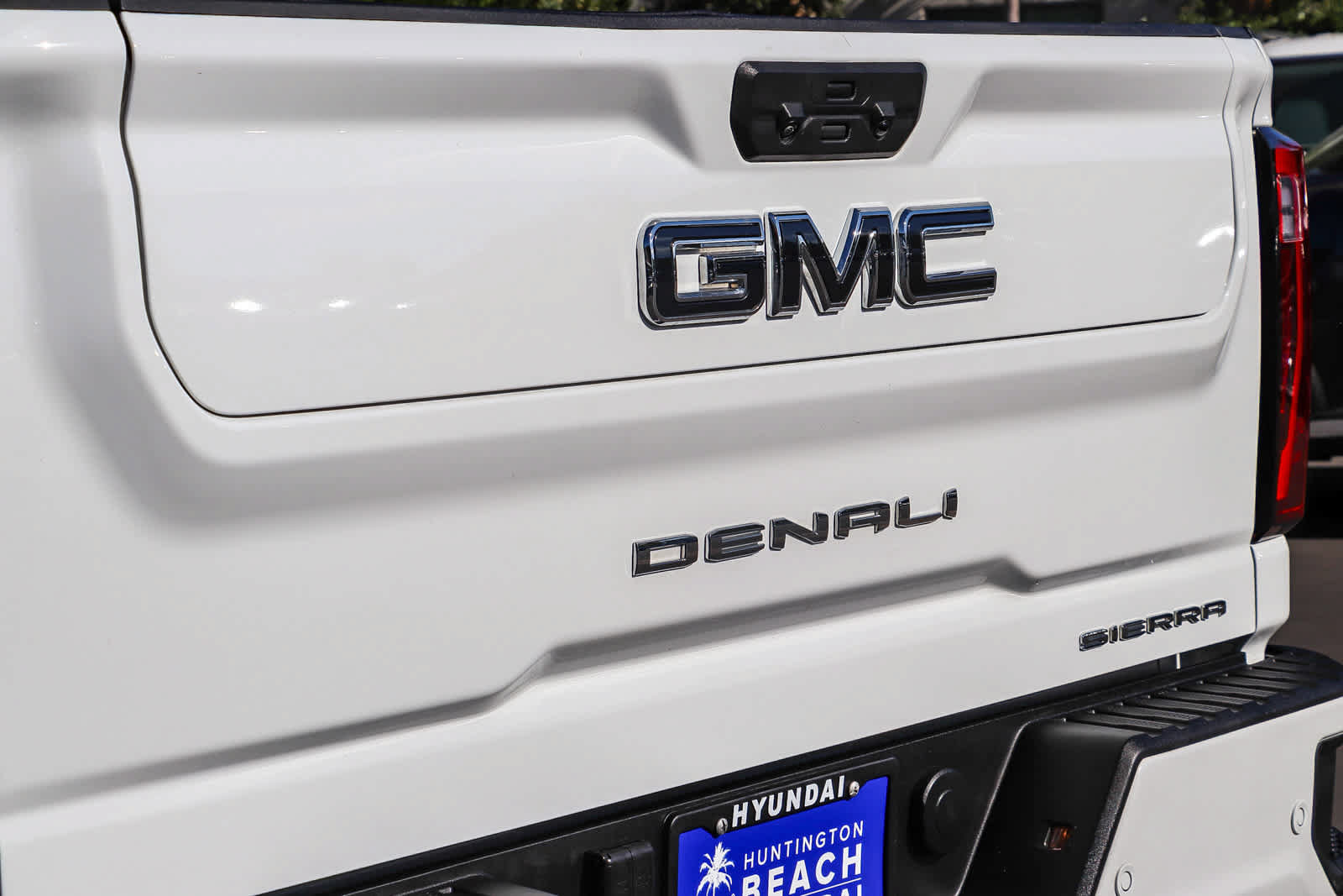 Used 2024 GMC Sierra 2500 Denali Ultimate AWD/4WD image 10