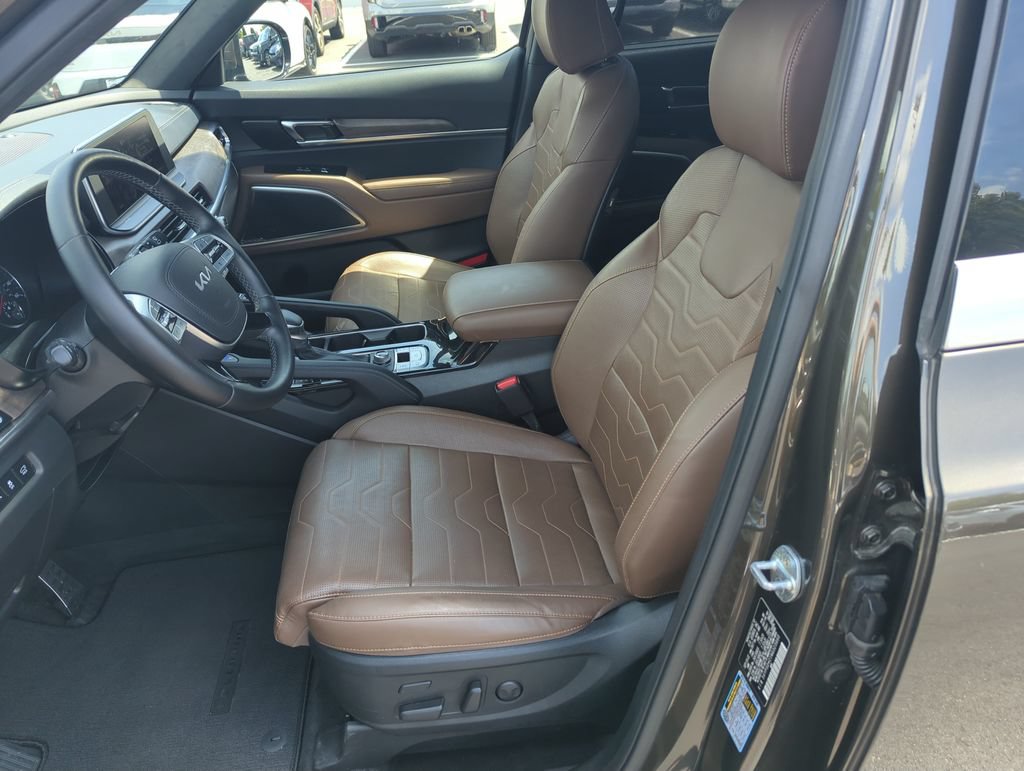 Used 2022 Kia Telluride SX w/ SX Prestige Package AWD/4WD image 12