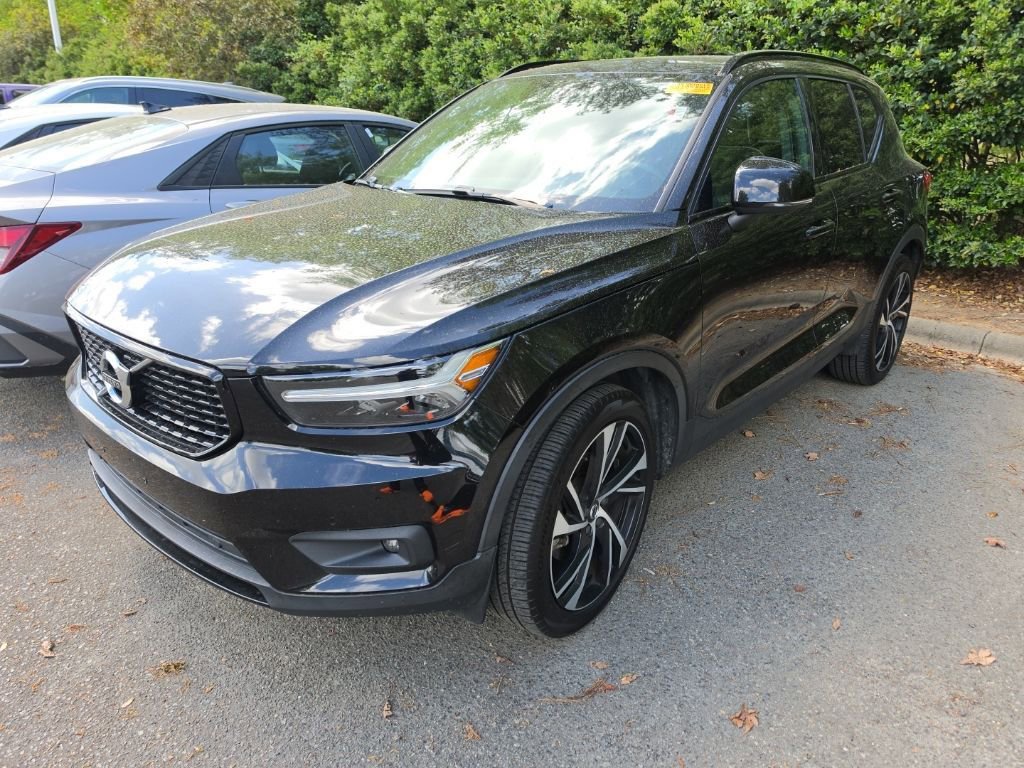 Used 2021 Volvo XC40 T5 R-Design w/ Climate Package image 1