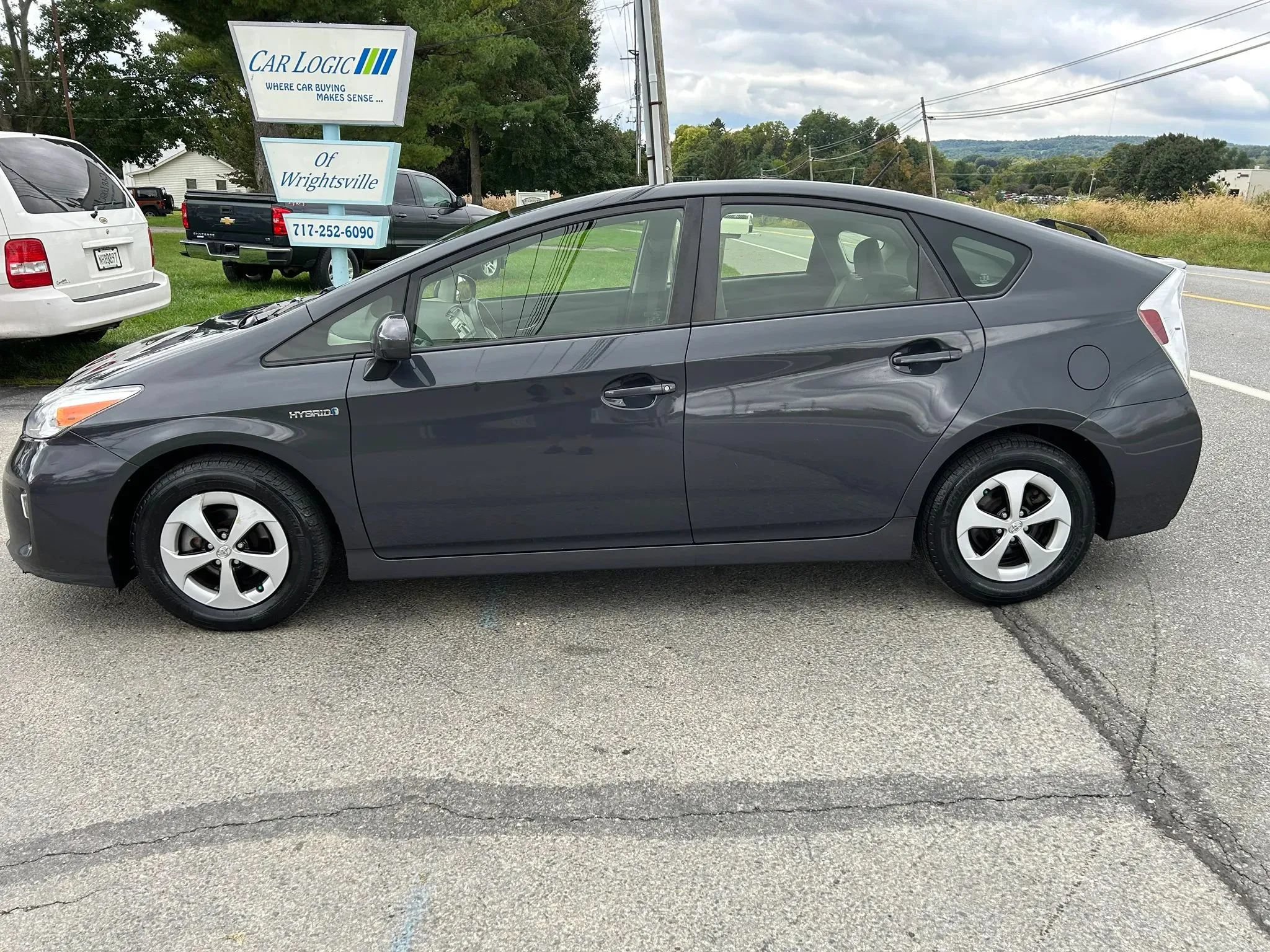 Used 2015 Toyota Prius Two FWD image 9