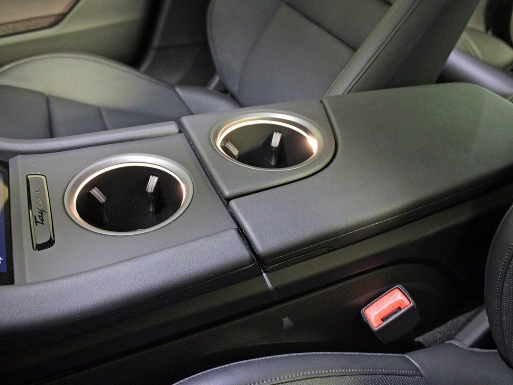 Certified 2025 Porsche Taycan image 33