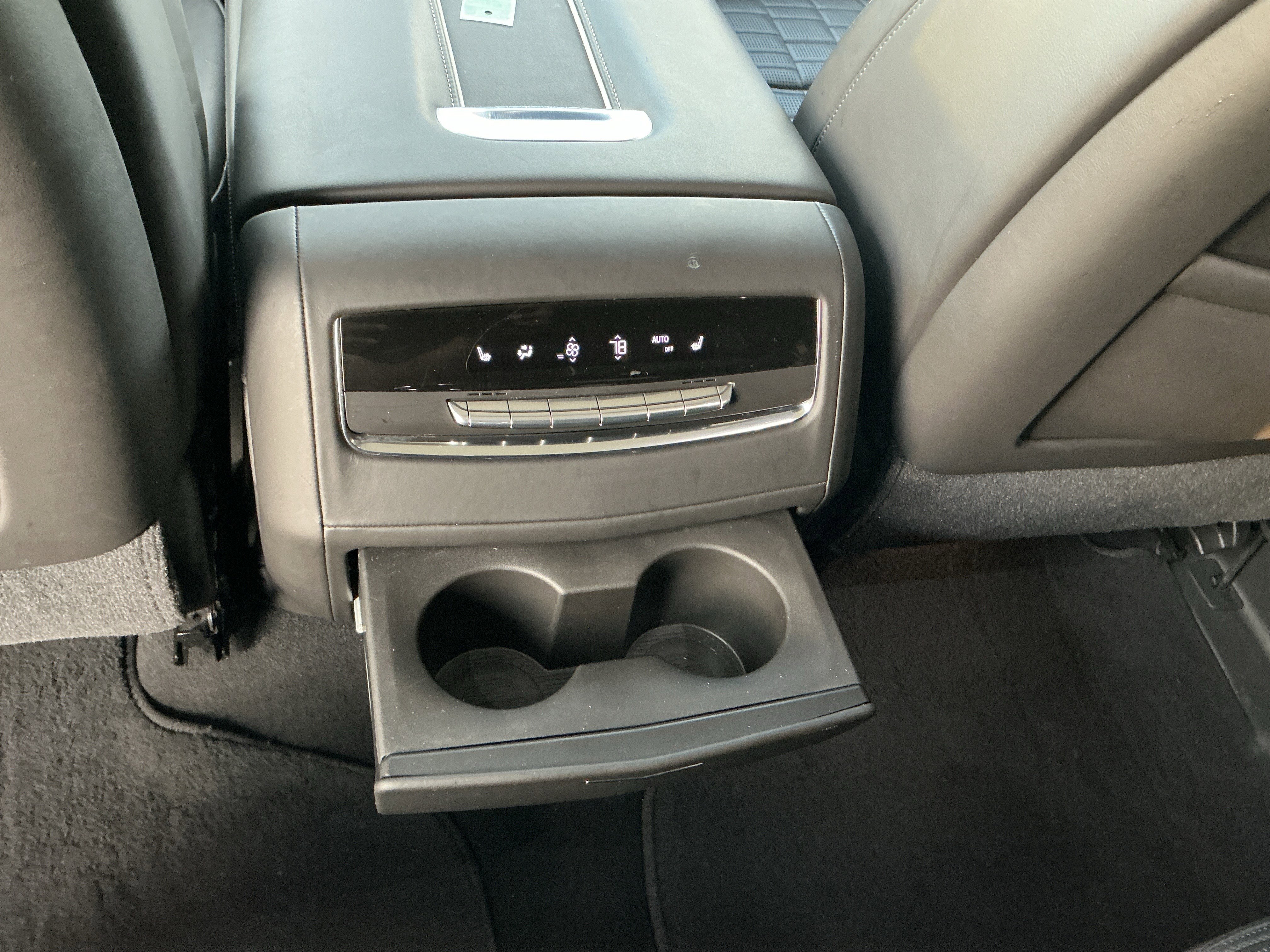 Used 2021 Cadillac Escalade ESV Sport Platinum w/ Heavy-Duty Trailer Package image 33