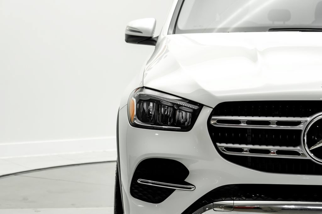 Used 2025 Mercedes-Benz GLE 450e 4MATIC w/ Driver Assistance Package image 61