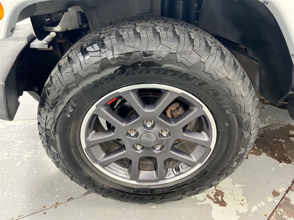 Used 2011 Jeep Wrangler Sahara image 22