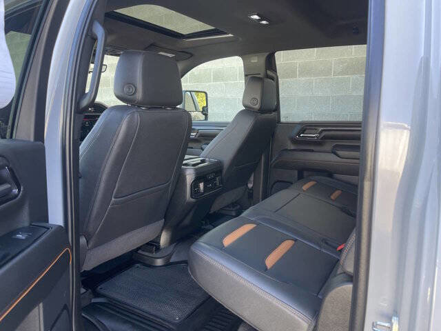 Used 2024 GMC Sierra 2500 AT4 w/ AT4 Premium Plus Package image 16