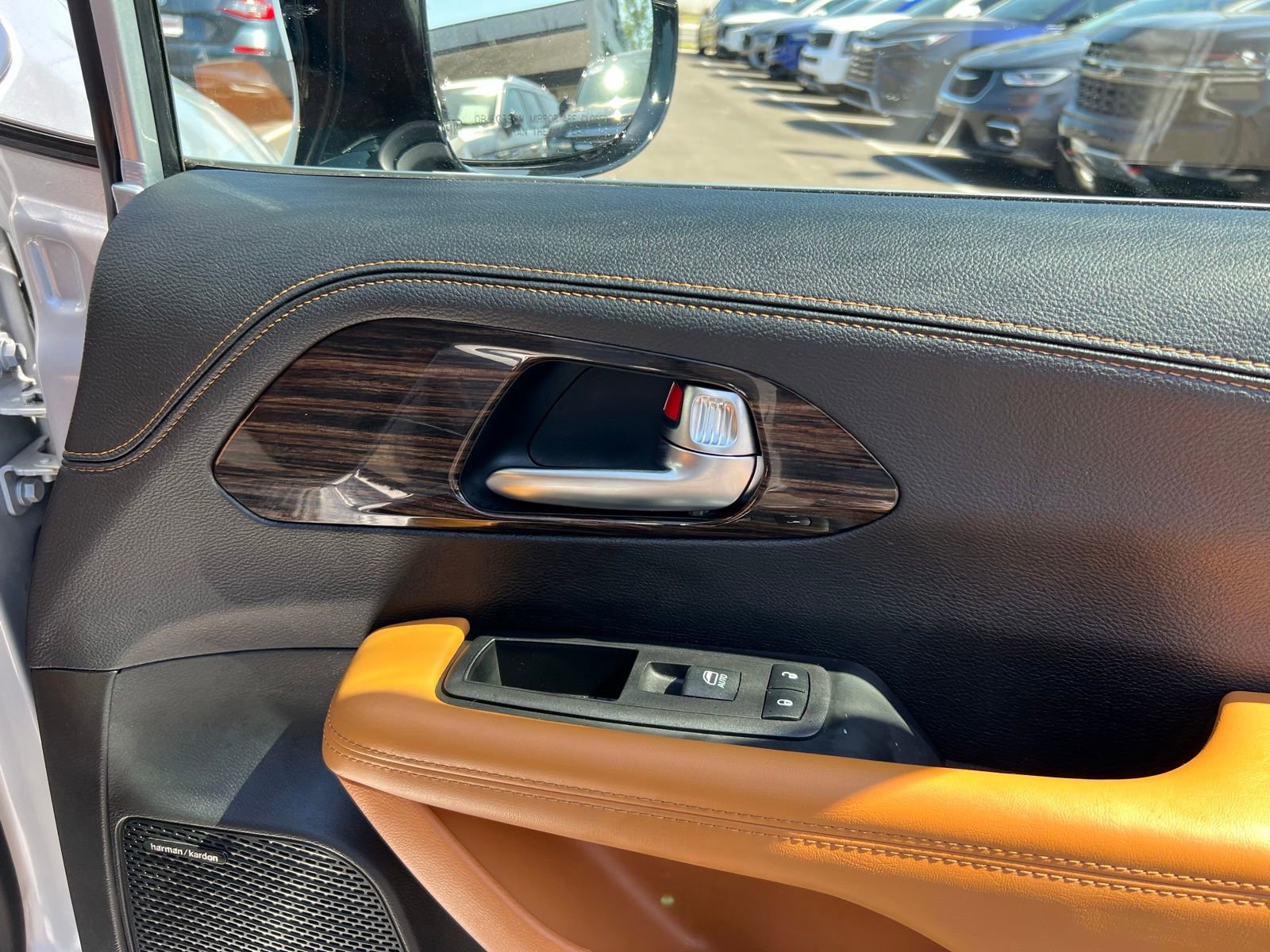 Used 2023 Chrysler Pacifica Pinnacle FWD image 80