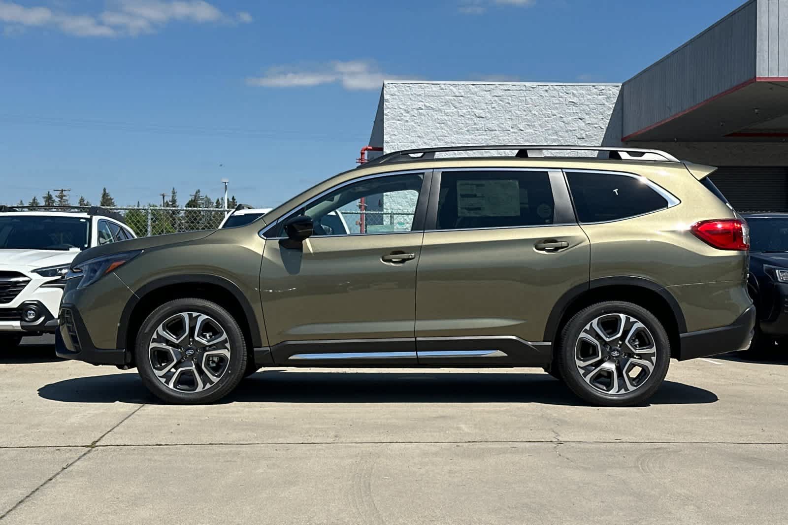 New 2026 Subaru Ascent Limited w/ Popular Package #2 AWD/4WD image 6