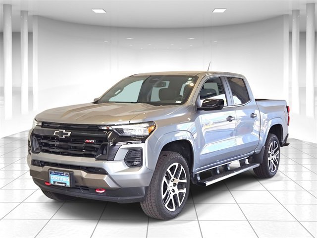 Used 2024 Chevrolet Colorado Z71 w/ Z71 Convenience Package 2