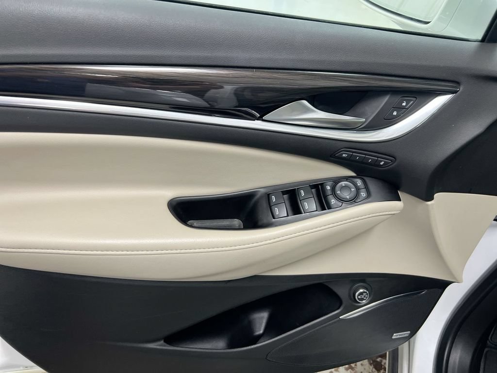 Used 2020 Buick Enclave Premium w/ Sun and Sites Package AWD/4WD image 22