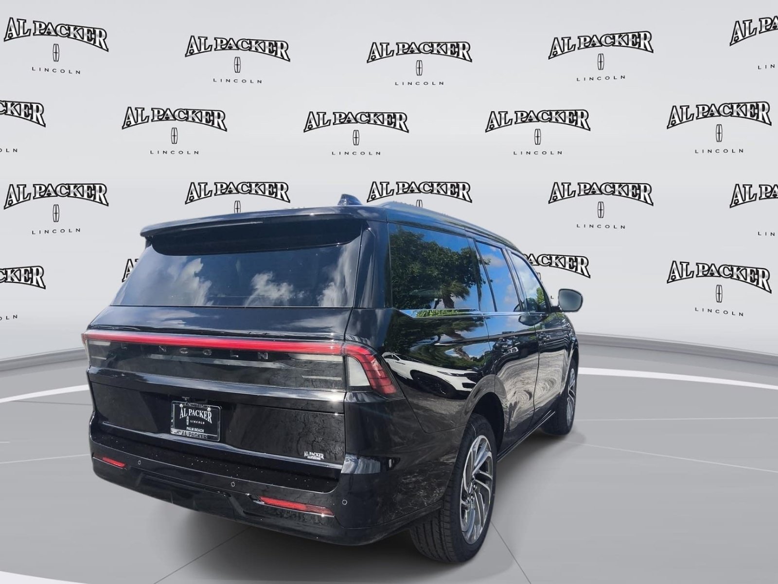 New 2027 Lincoln Navigator Reserve AWD/4WD image 5