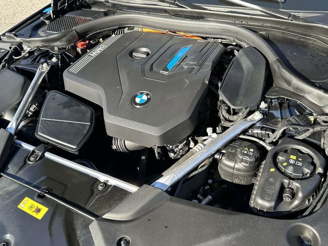 Certified 2023 BMW 530e xDrive w/ Premium Package image 16