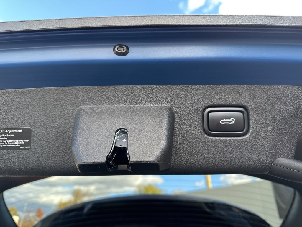 Used 2025 Kia Sportage EX w/ Premium Package image 19