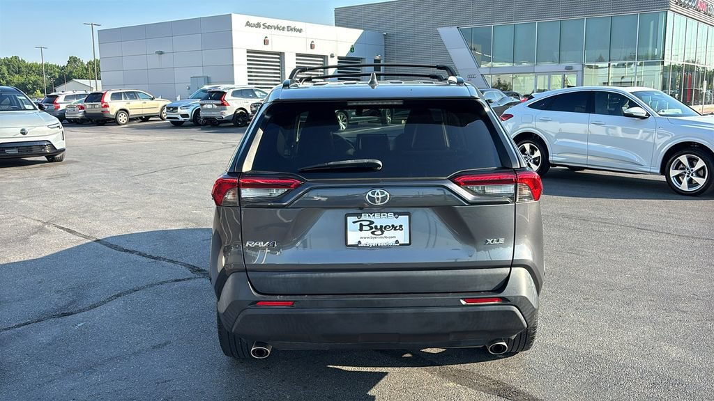 Used 2021 Toyota RAV4 XLE Premium FWD image 30