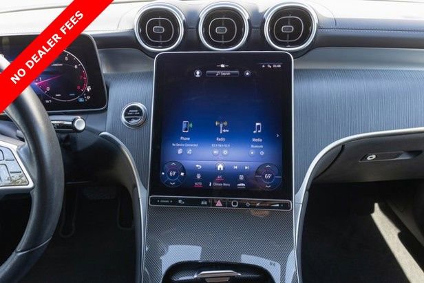 Used 2024 Mercedes-Benz GLC 300 4MATIC image 25