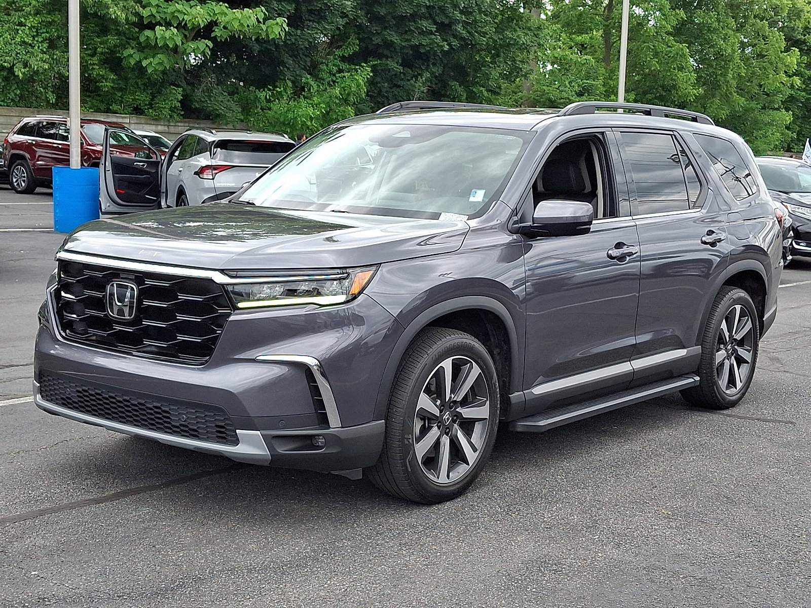 Certified 2024 Honda Pilot Touring image 2
