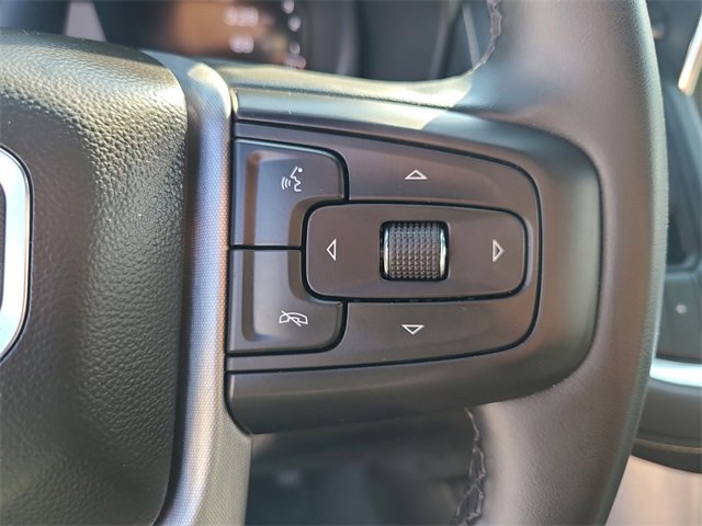 Used 2024 GMC Yukon XL SLT image 32