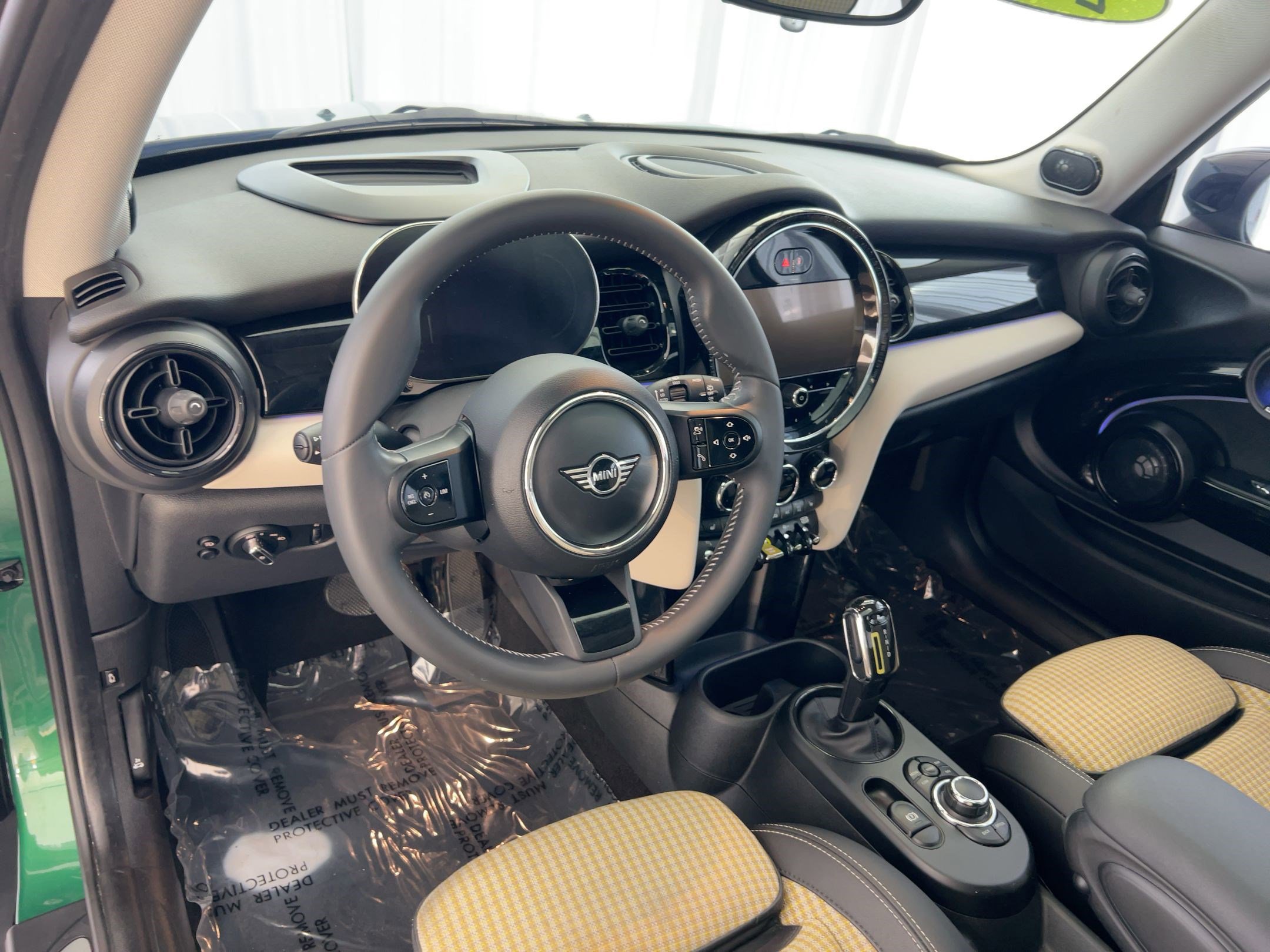 Certified 2023 MINI Cooper SE image 4
