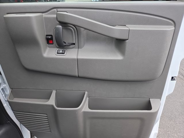 New 2026 Chevrolet Express 2500 w/ Driver Convenience Package RWD image 21