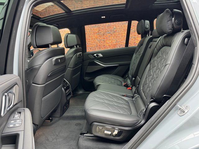 Used 2026 BMW X7 xDrive40i w/ M Sport Package AWD/4WD image 23