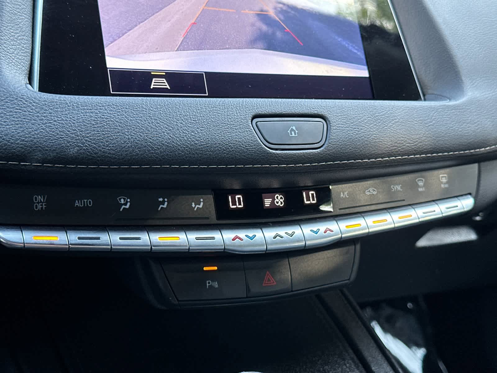 Used 2022 Cadillac XT4 Premium Luxury w/ Safety Alert Package image 21
