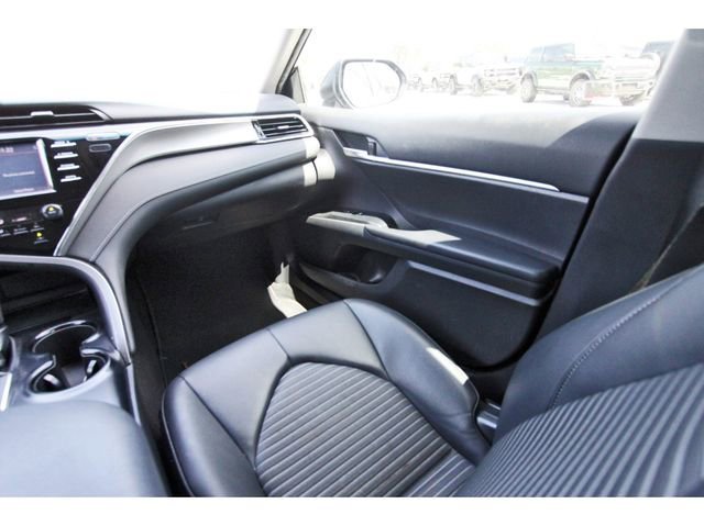 Used 2018 Toyota Camry SE w/ Convenience Package image 9