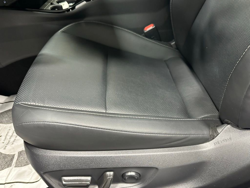 Used 2025 Toyota Prius XLE image 13