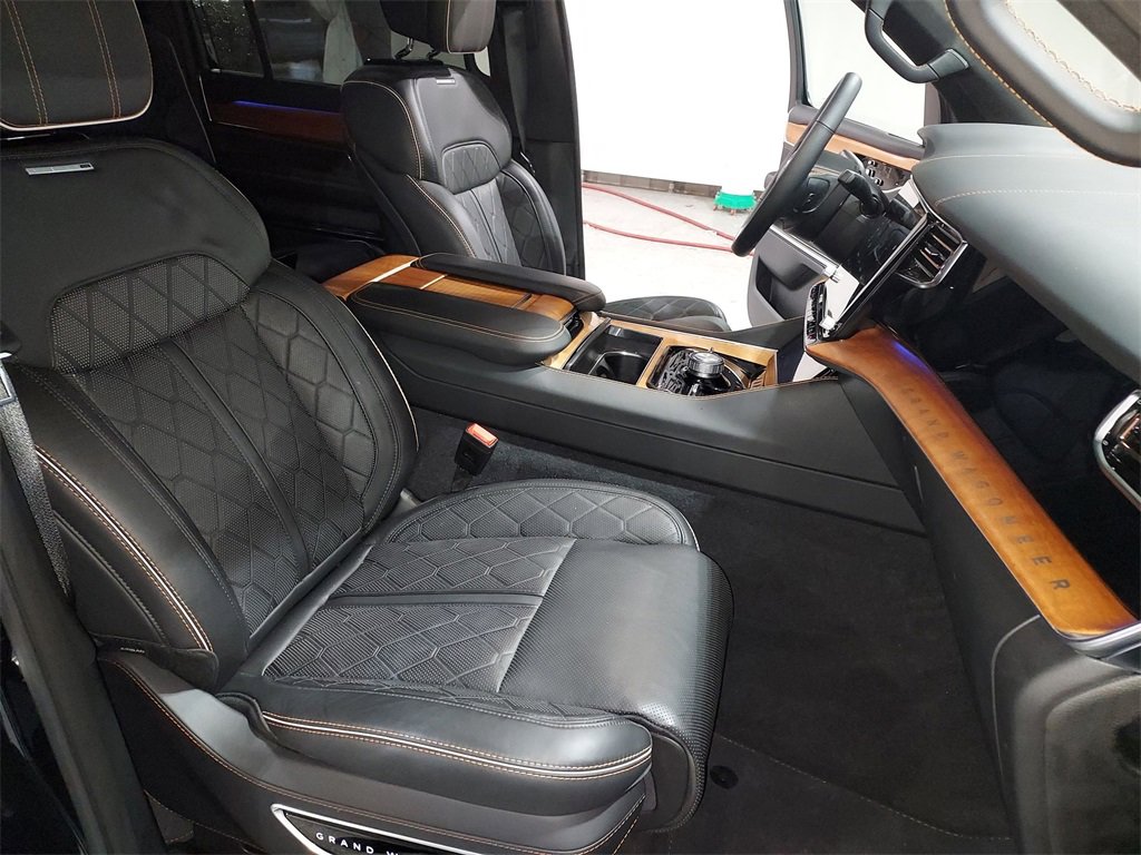 New 2024 Jeep Grand Wagoneer L Series III w/ HD Trailer Tow Package image 31