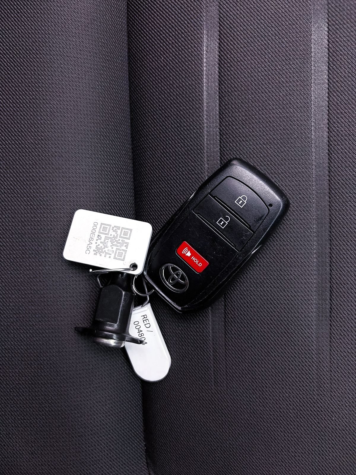 Used 2024 Toyota Tacoma TRD Off-Road AWD/4WD image 27