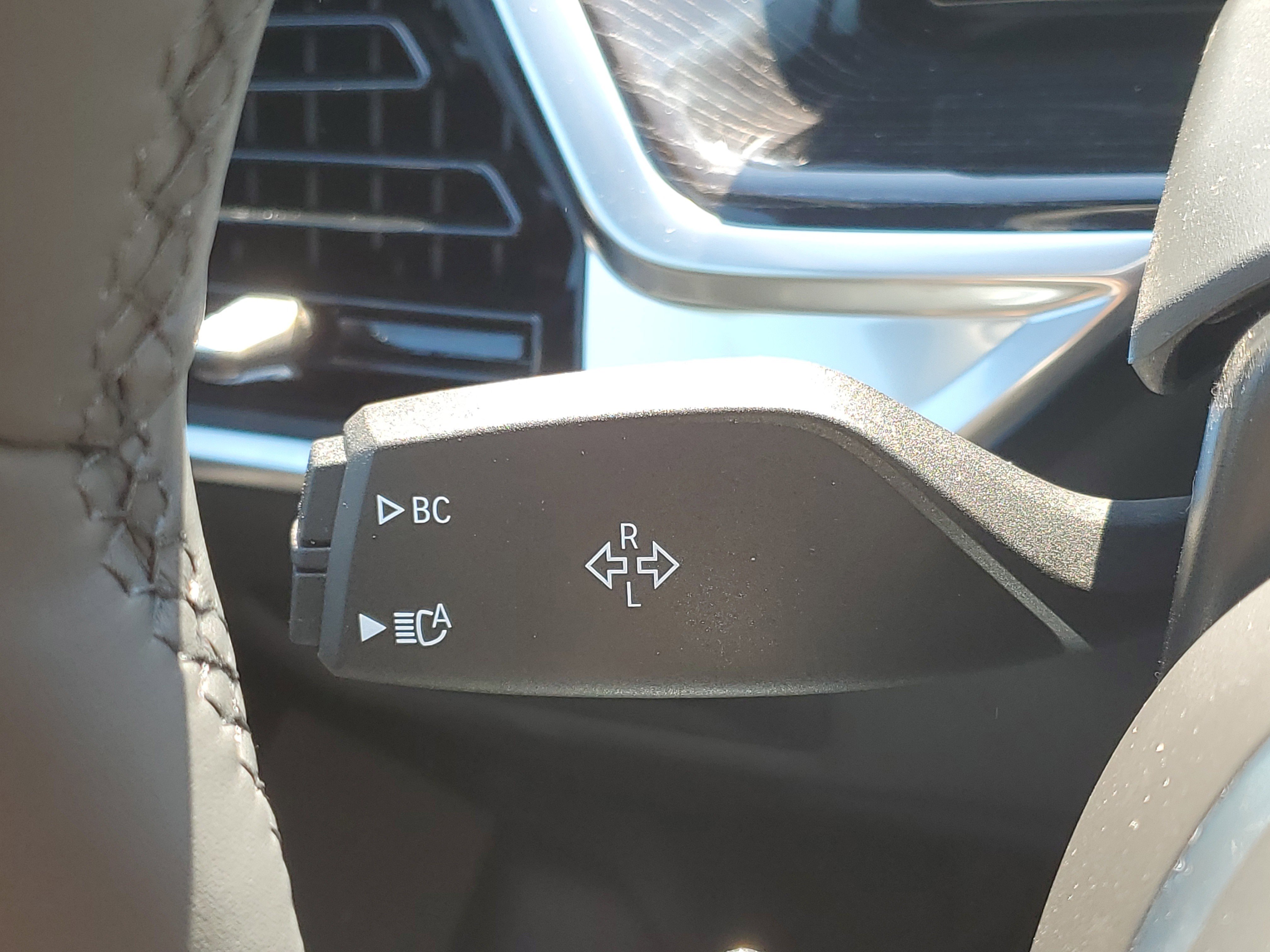 New 2026 BMW X5 xDrive40i w/ M Sport Package AWD/4WD image 16