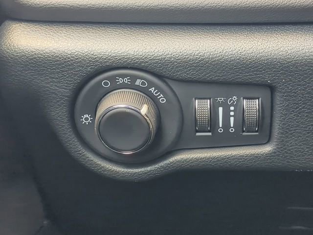 New 2026 Chrysler Voyager LX image 27