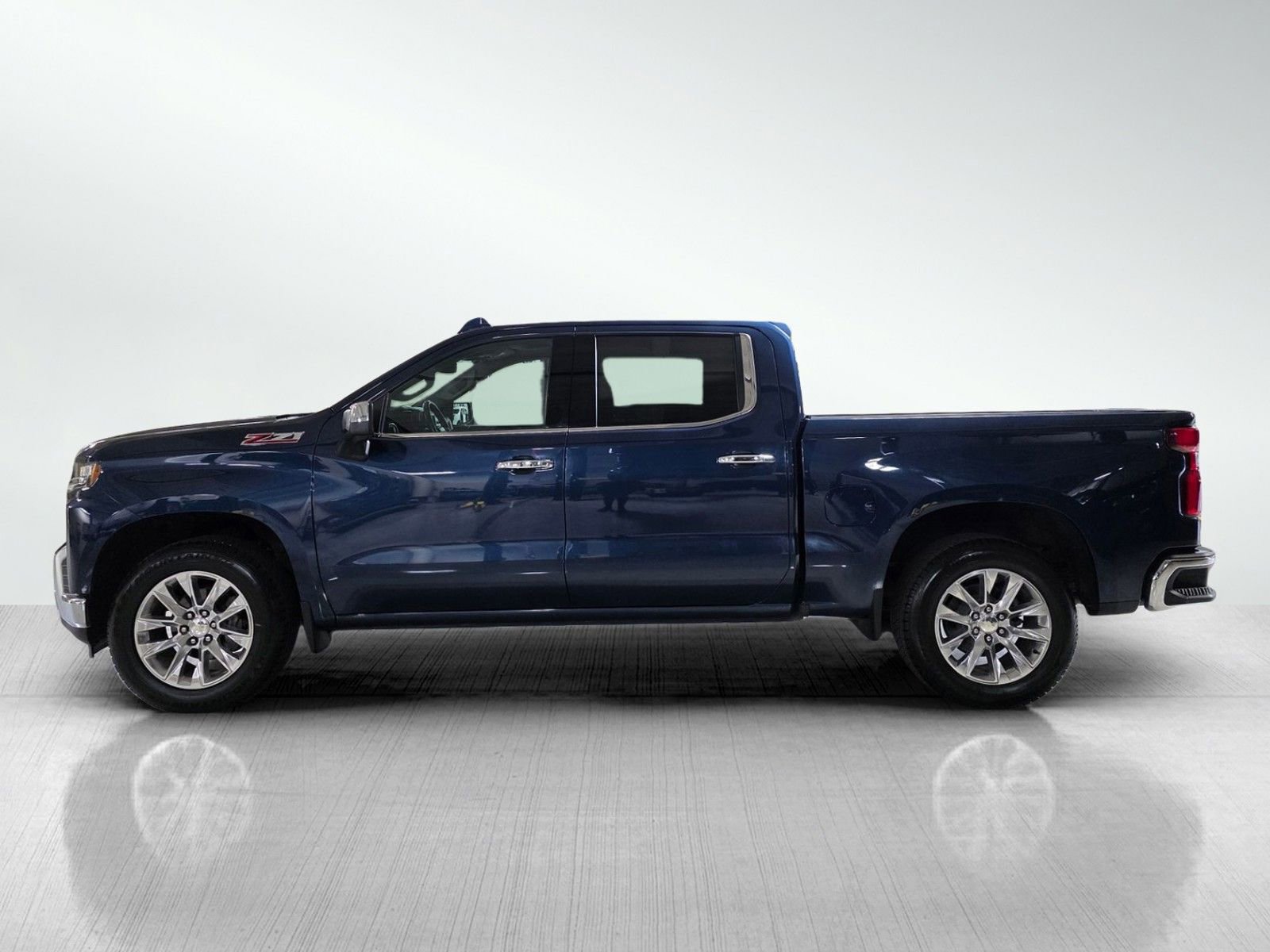 Used 2019 Chevrolet Silverado 1500 LTZ w/ LTZ Convenience Package AWD/4WD image 4