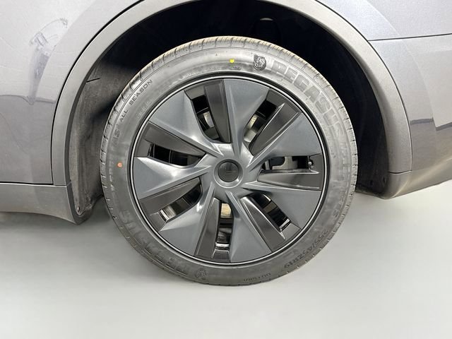Used 2024 Tesla Model Y Long Range AWD/4WD image 34