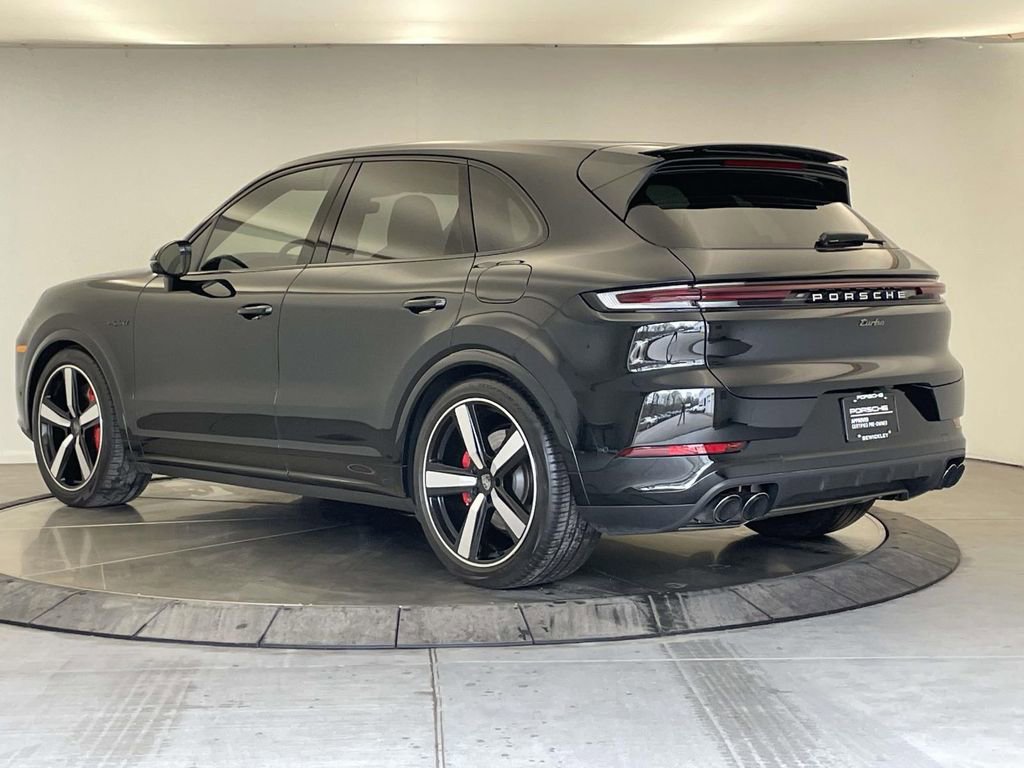 Used 2025 Porsche Cayenne Turbo AWD/4WD image 3