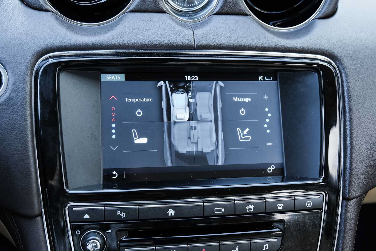 Used 2017 Jaguar XJ R-Sport RWD image 46