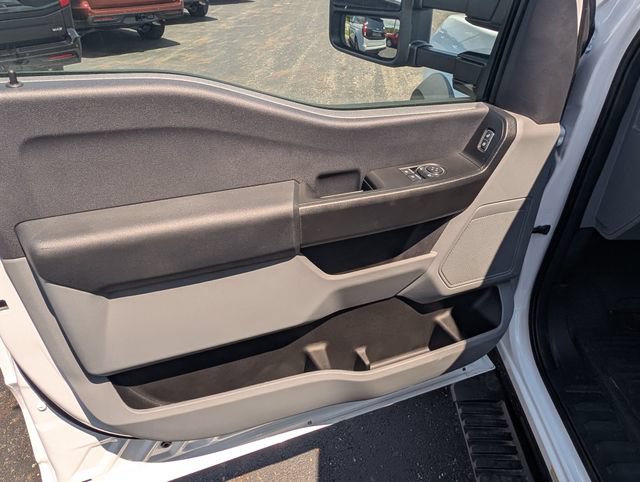 New 2026 Ford F550 4x4 Regular Cab Super Duty image 14