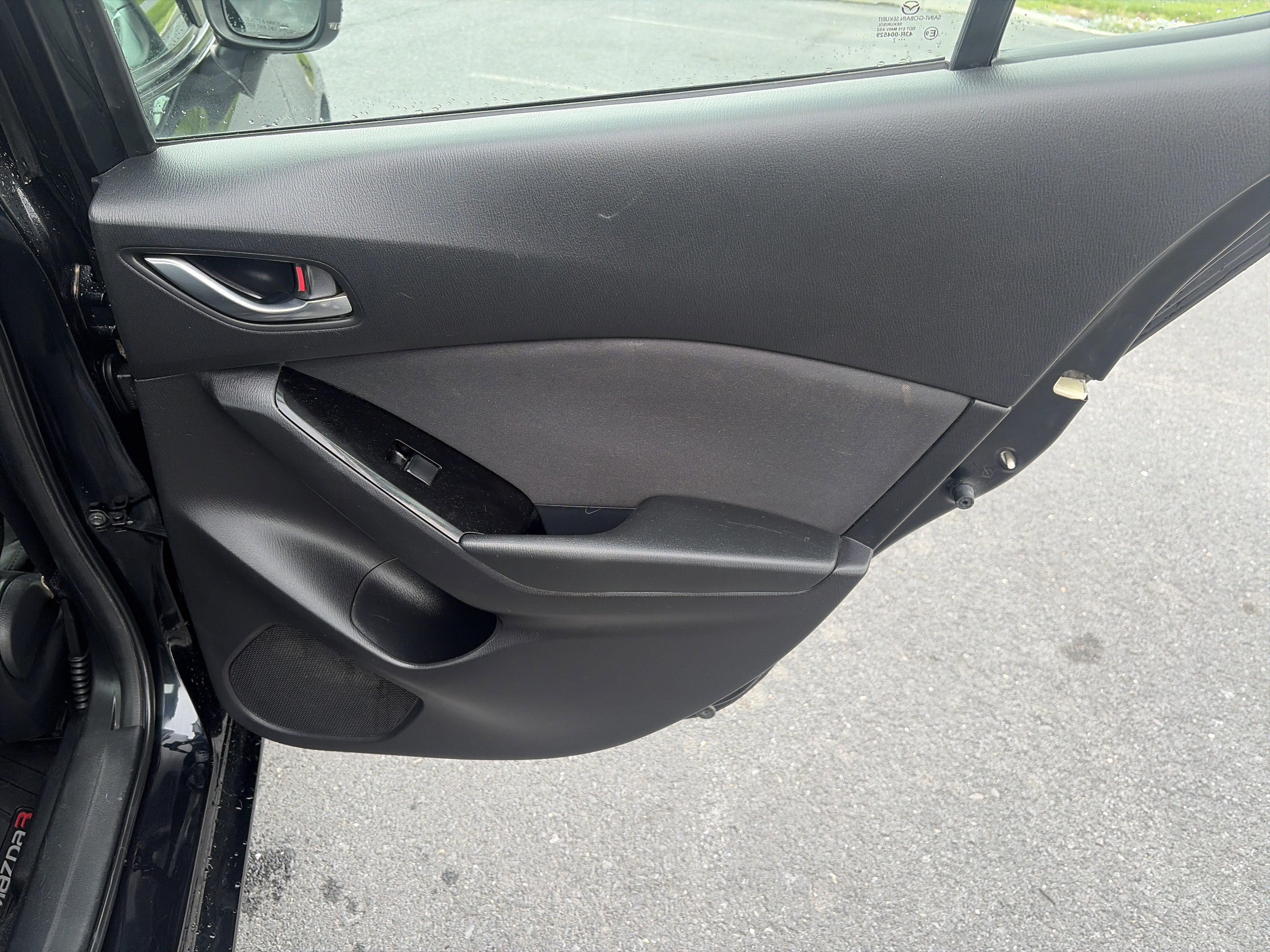 Used 2018 MAZDA MAZDA3 Sport w/ Preferred Equipment Package FWD image 21