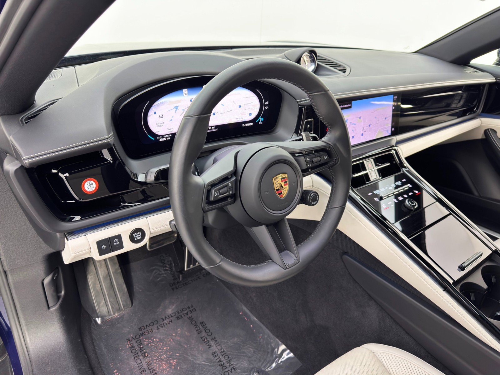 Used 2025 Porsche Panamera 4S w/ Premium Package image 13